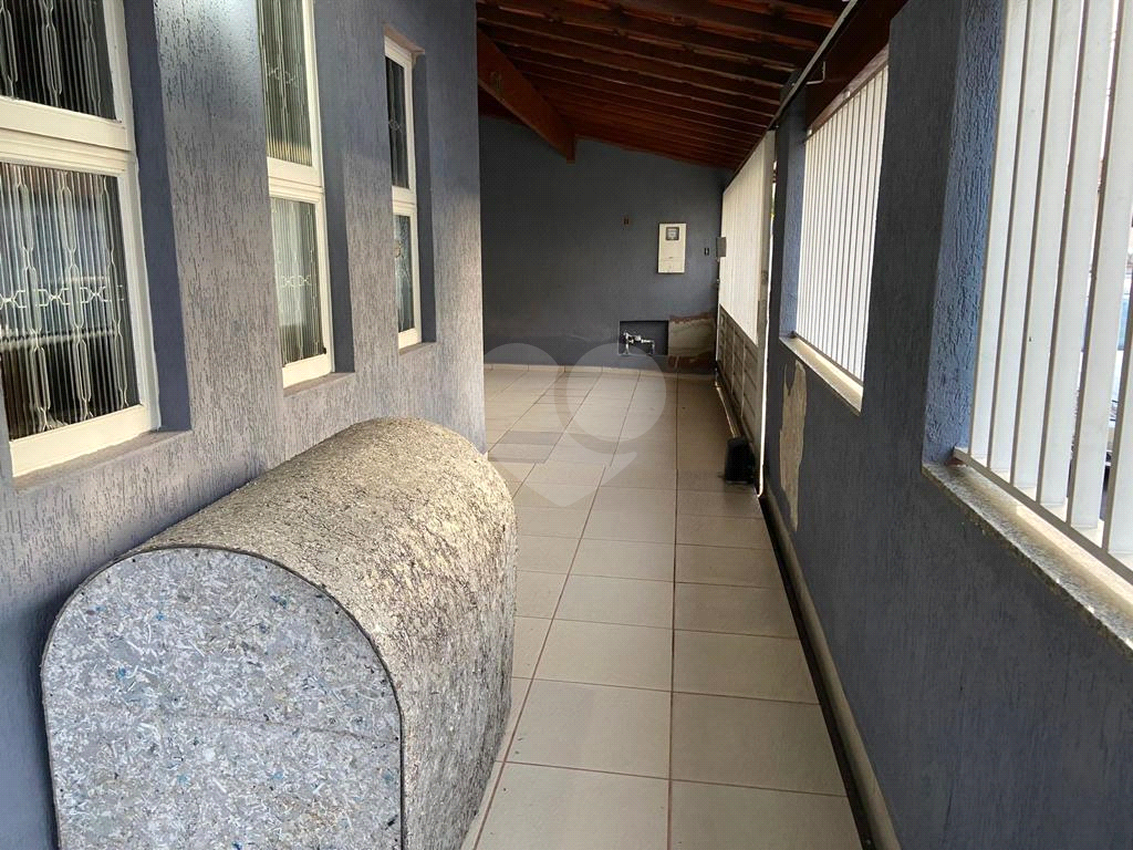 Linda casa térrea á venda com 3 dormitórios na cidade de Bragança Paulista-SP