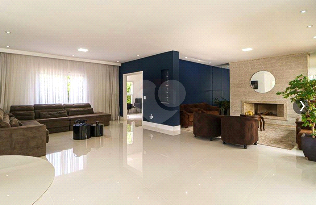 Mansão com lazer no Condomínio Burle Marx