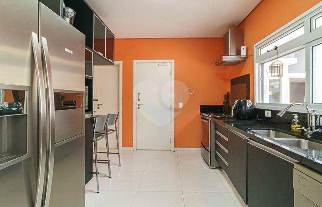 Mansão com lazer no Condomínio Burle Marx