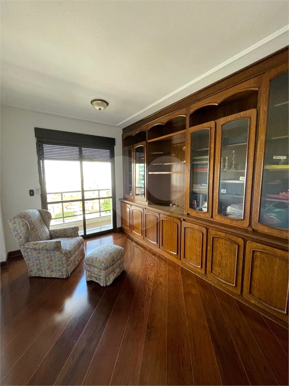 Apartamento alto padrão com 206 m
