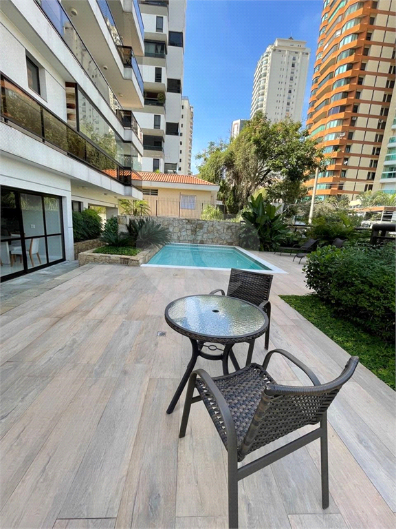 Apartamento alto padrão com 206 m