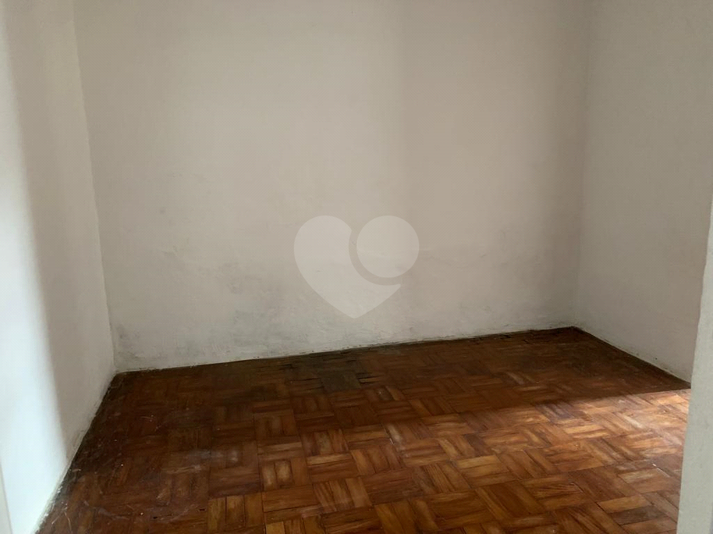 Casa perto do metrô Santos Imigrantes