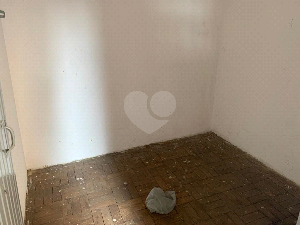 Casa perto do metrô Santos Imigrantes