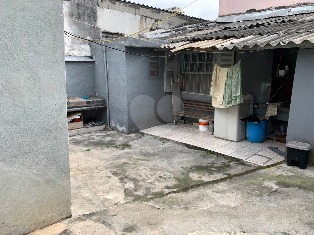 Casa perto do metrô Santos Imigrantes