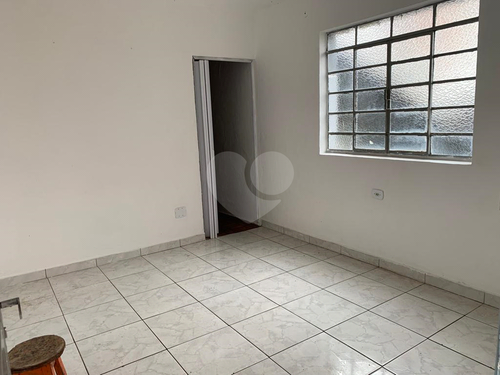 Casa perto do metrô Santos Imigrantes
