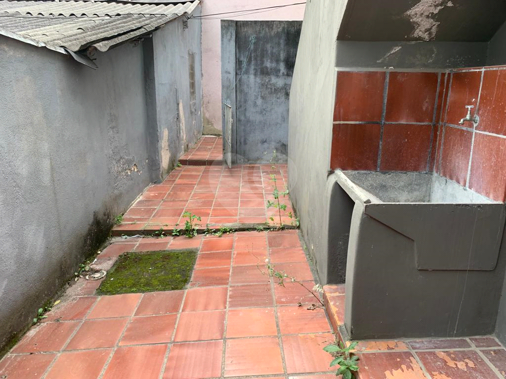 São três casas em único terreno no Ipiranga, pertinho do metrô Santos- Imigrantes.