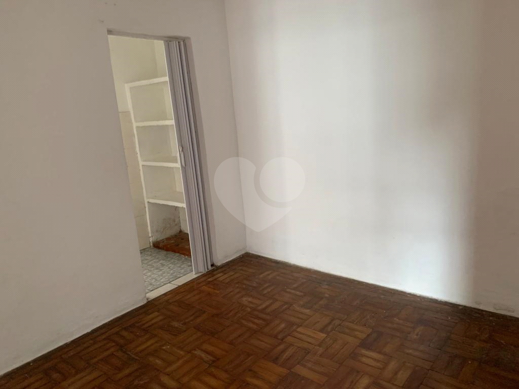 Casa perto do metrô Santos Imigrantes
