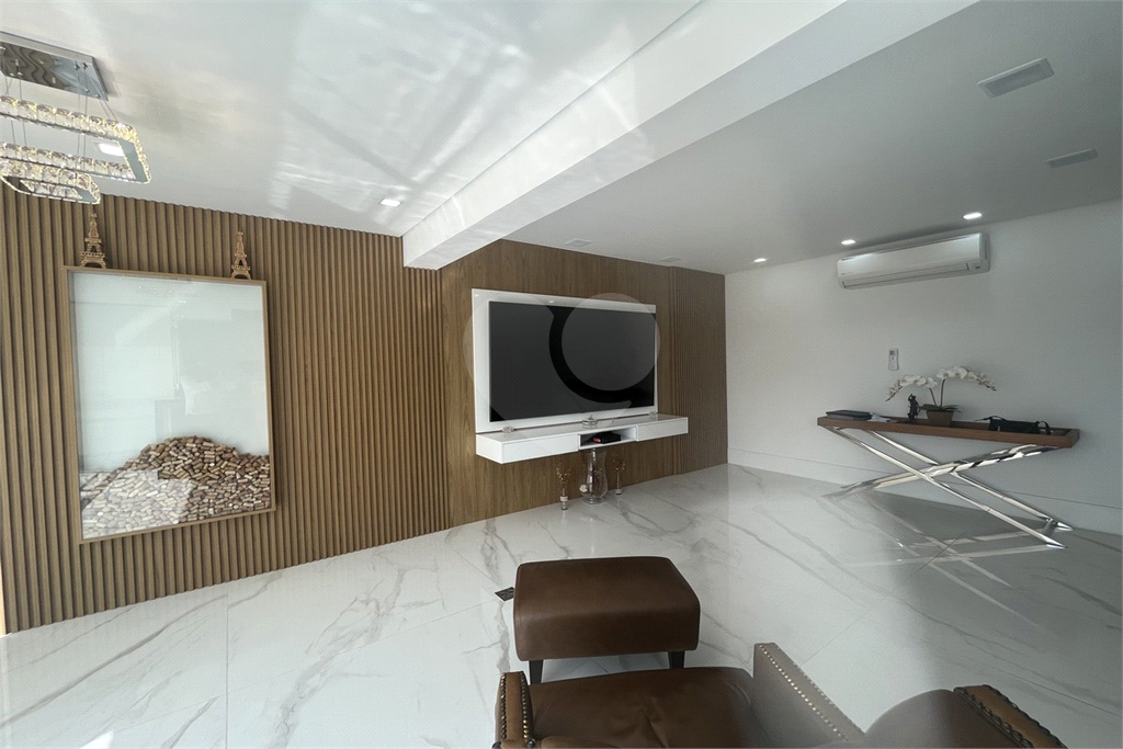 Apartamento garden finamente decorado e acabamento primoroso com 150 m² na Barra Funda, com 2 suítes