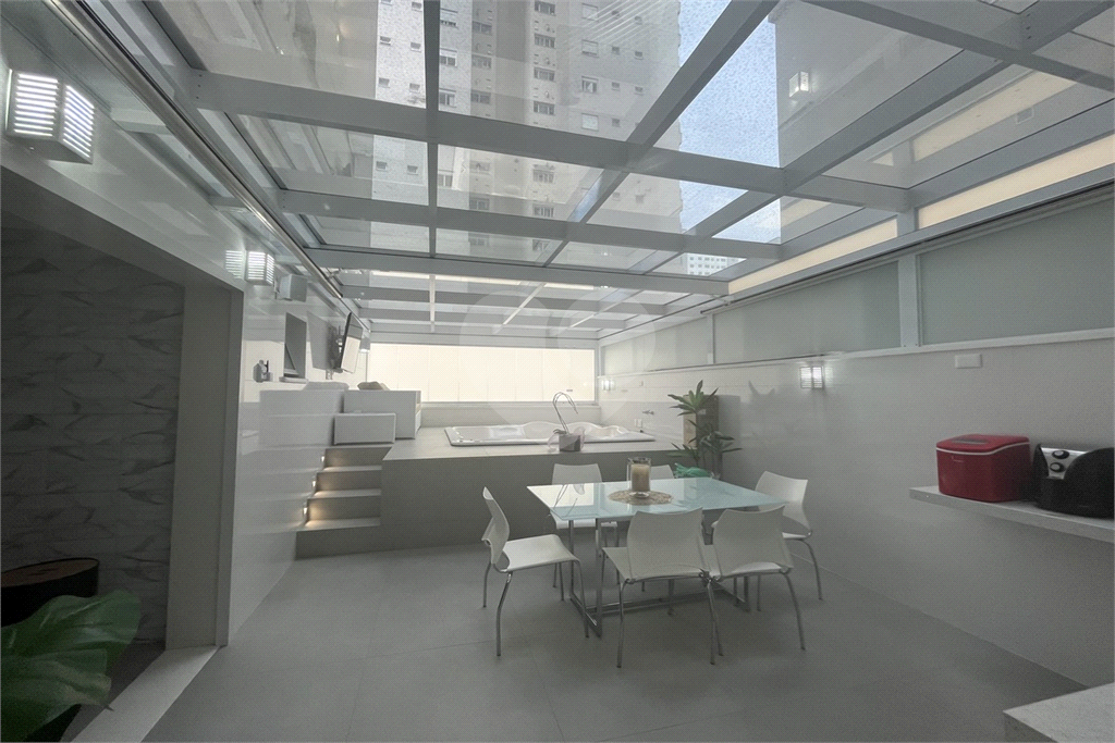 Apartamento garden finamente decorado e acabamento primoroso com 150 m² na Barra Funda, com 2 suítes
