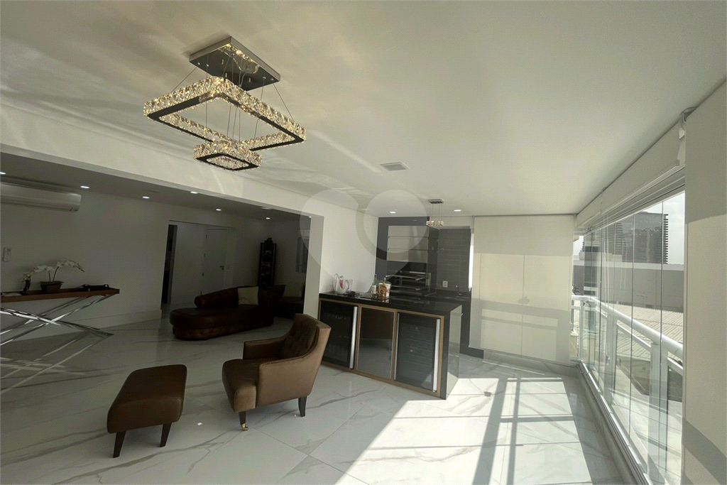 Apartamento garden finamente decorado e acabamento primoroso com 150 m² na Barra Funda, com 2 suítes