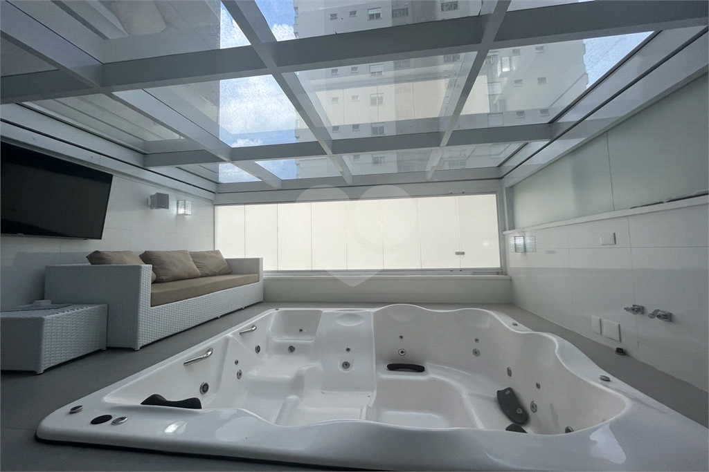 Apartamento garden finamente decorado e acabamento primoroso com 150 m² na Barra Funda, com 2 suítes