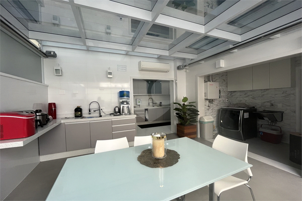 Apartamento garden finamente decorado e acabamento primoroso com 150 m² na Barra Funda, com 2 suítes