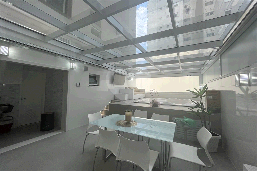 Apartamento garden finamente decorado e acabamento primoroso com 150 m² na Barra Funda, com 2 suítes