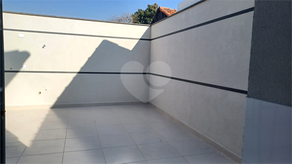Excelente sobrado novo com 3 suítes - Gopouva