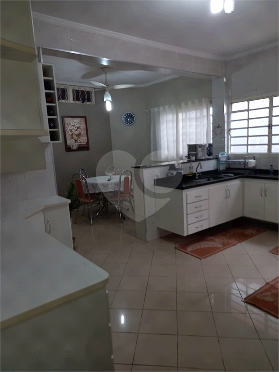 Casa à venda com 3 quartos, 196m² - Foto 17