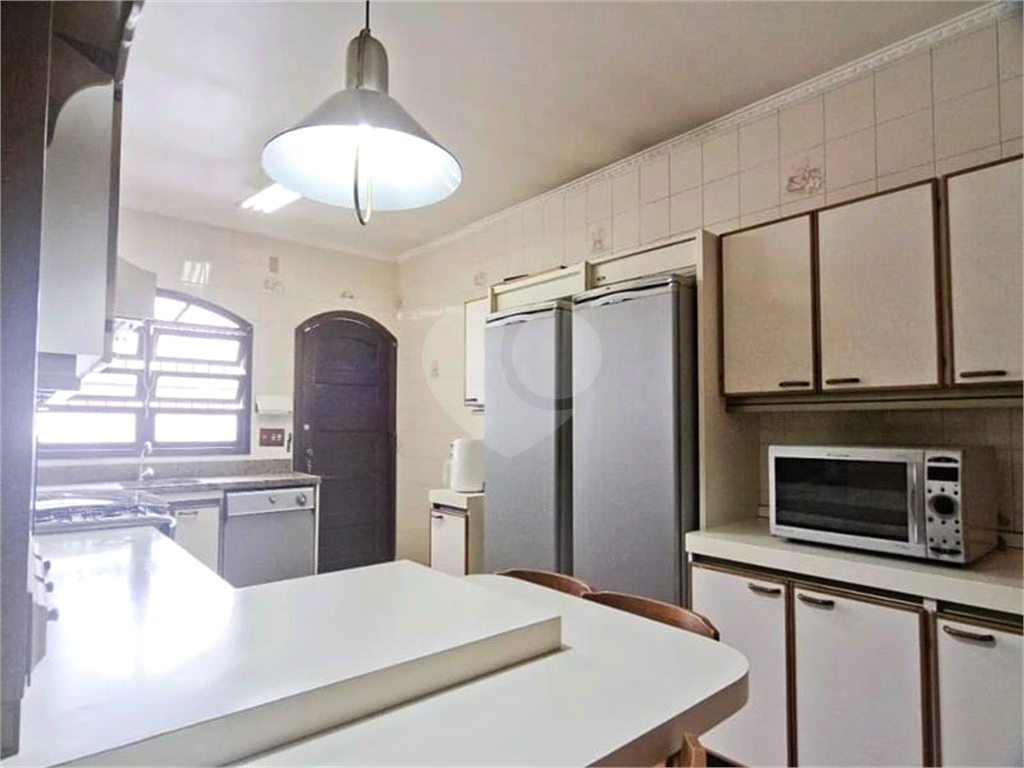 Sobrado Jardim França 3 suites, sala 2 ambientes, 6 vagas garage.