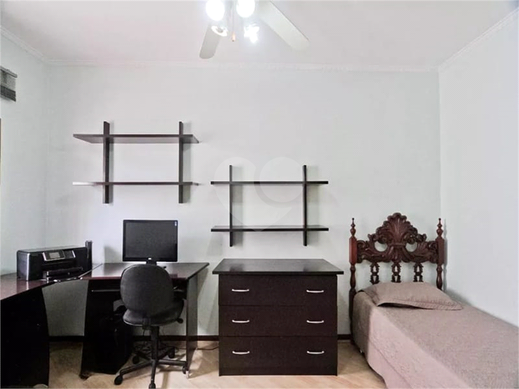 Sobrado Jardim França 3 suites, sala 2 ambientes, 6 vagas garage.