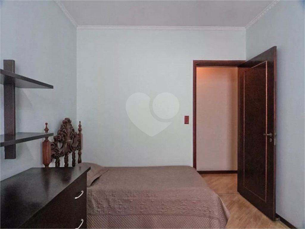 Sobrado Jardim França 3 suites, sala 2 ambientes, 6 vagas garage.