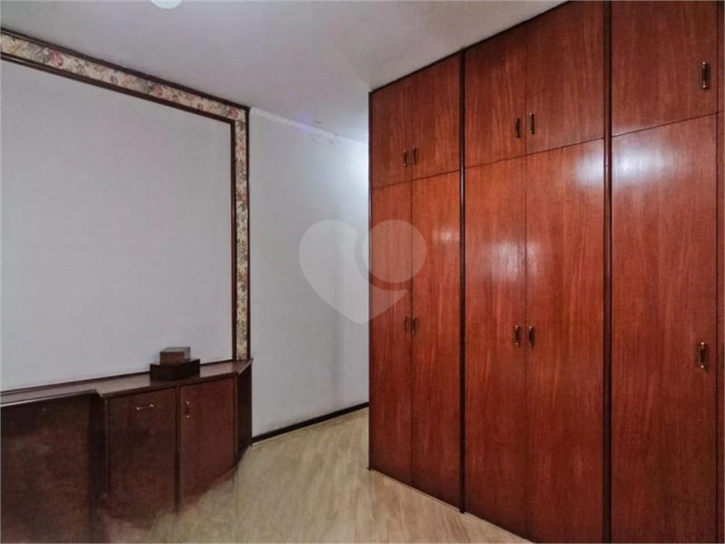Sobrado Jardim França 3 suites, sala 2 ambientes, 6 vagas garage.