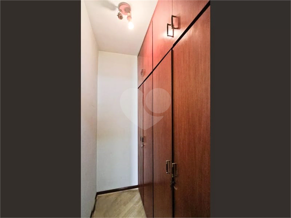 Sobrado Jardim França 3 suites, sala 2 ambientes, 6 vagas garage.