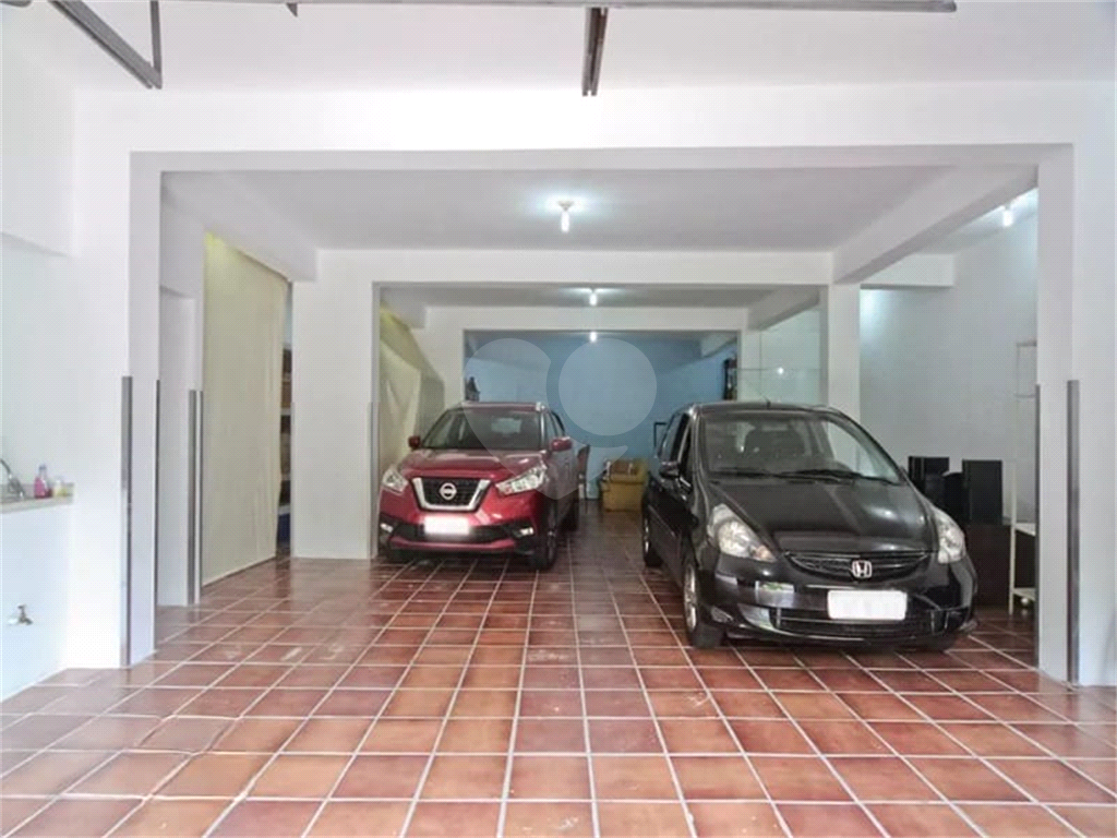 Sobrado Jardim França 3 suites, sala 2 ambientes, 6 vagas garage.