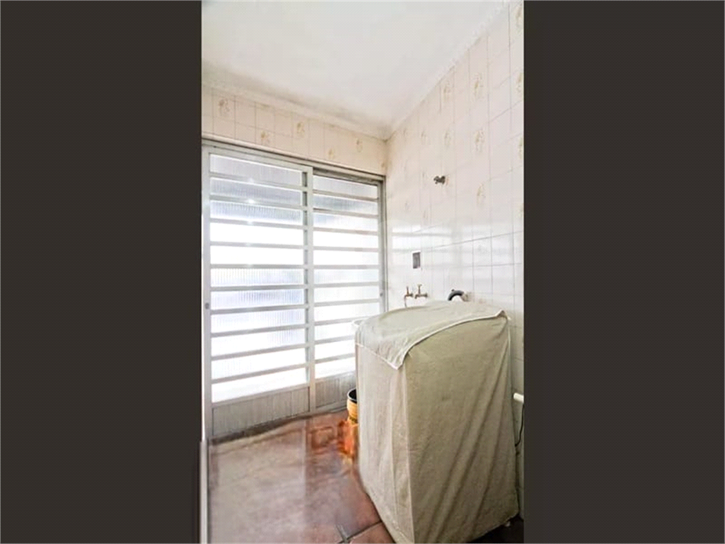Sobrado Jardim França 3 suites, sala 2 ambientes, 6 vagas garage.