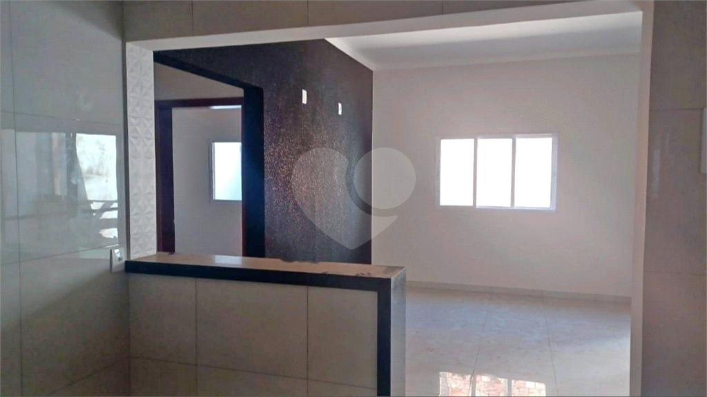 Casa à venda com 2 quartos, 220m² - Foto 1