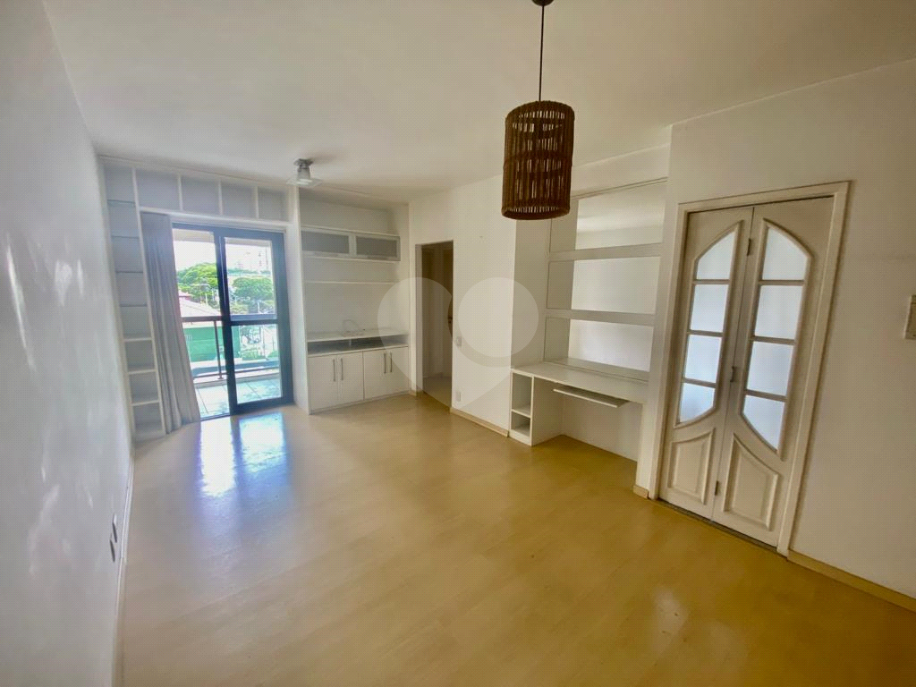 APARTAMENTO em PINHEIROS