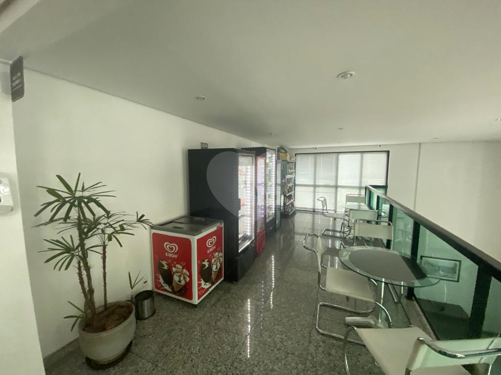 APARTAMENTO em PINHEIROS