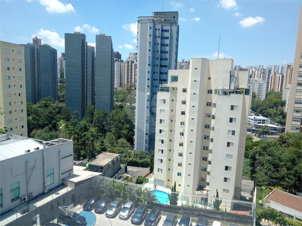 Apartamento com 111m² 3 quartos e 2 vagas no Morumbi