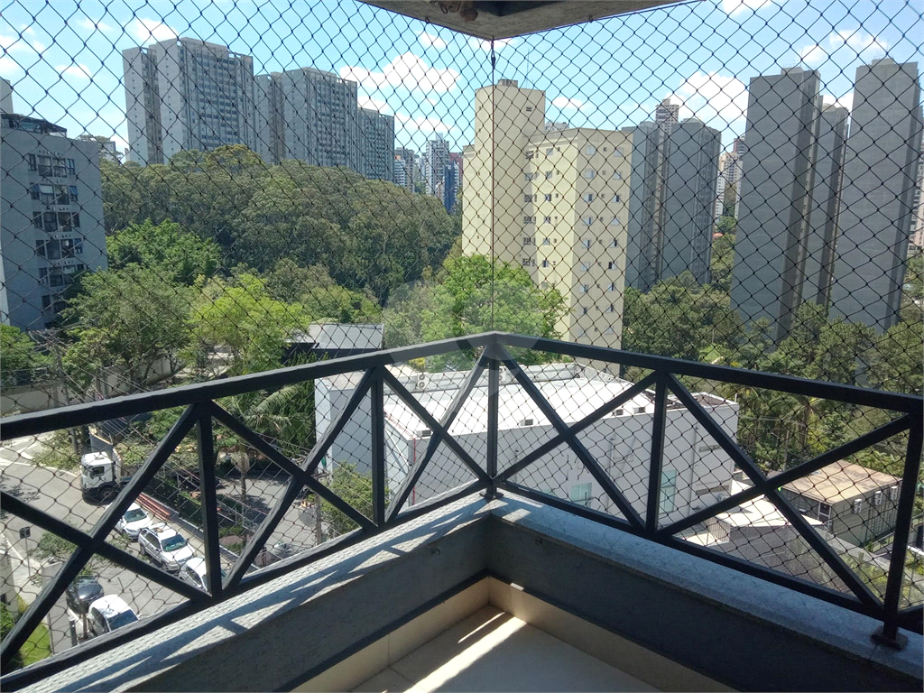 Apartamento com 111m² 3 quartos e 2 vagas no Morumbi