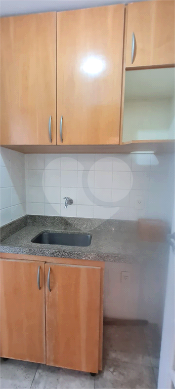 Sala comercial para venda ou aluguel na Vila Mariana - 27 m² 