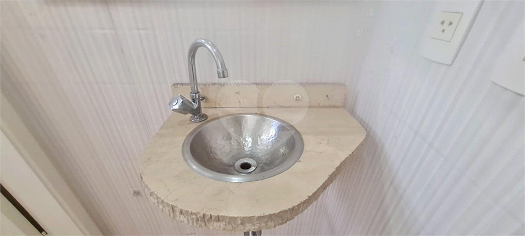 Sala comercial para venda ou aluguel na Vila Mariana - 27 m² 