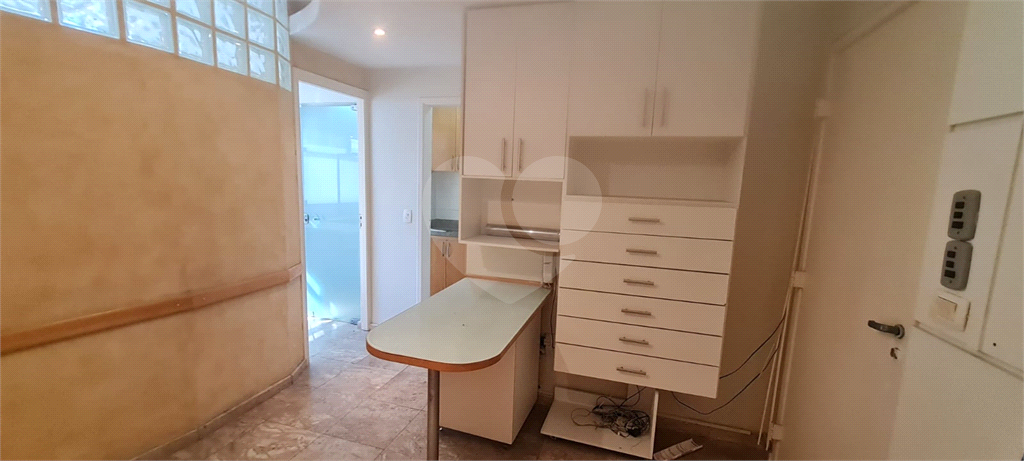Sala comercial para venda ou aluguel na Vila Mariana - 27 m² 