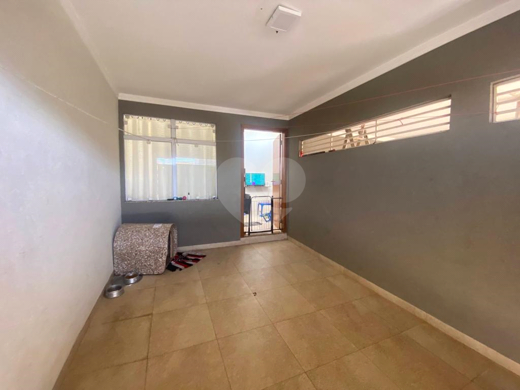 Casa à venda com 2 quartos, 180m² - Foto 16