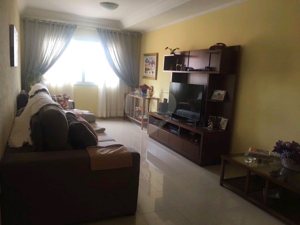 Sobrado com 180 m² à venda na Penha 