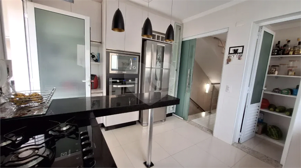 SOBRADO CONDOMINIO FECHADO PROX A SERRA