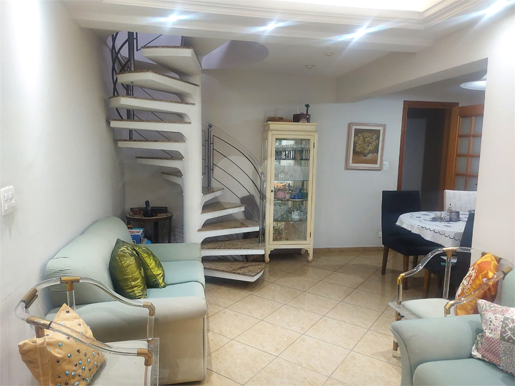 Cobertura duplex 250mts ,  no Bairro Água Fria, com churrasqueira e piscina privativa 