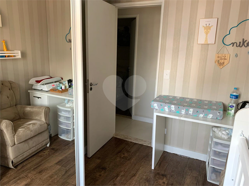 Apartamento com 91m² 3 dormitórios sendo 1 suíte 2 vagas de garagem 