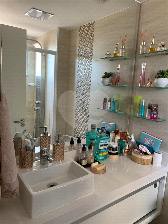 Apartamento com 91m² 3 dormitórios sendo 1 suíte 2 vagas de garagem 
