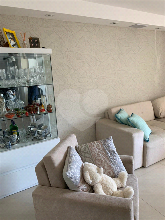 Apartamento com 91m² 3 dormitórios sendo 1 suíte 2 vagas de garagem 