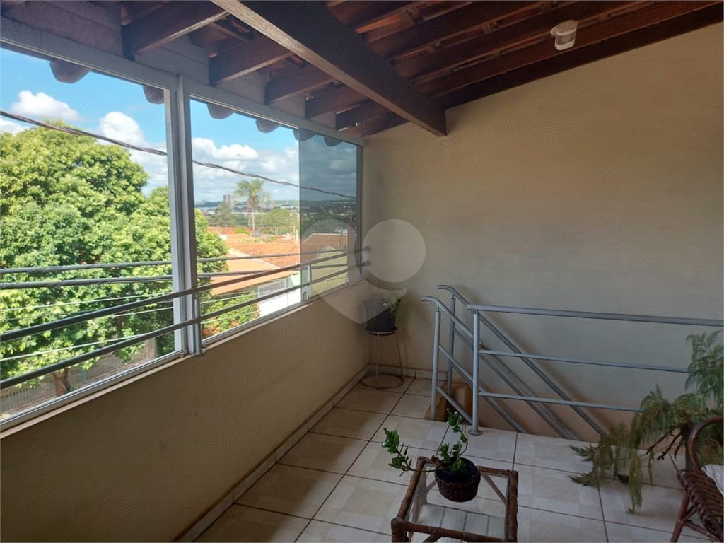 Casa à venda com 3 quartos, 213m² - Foto 13