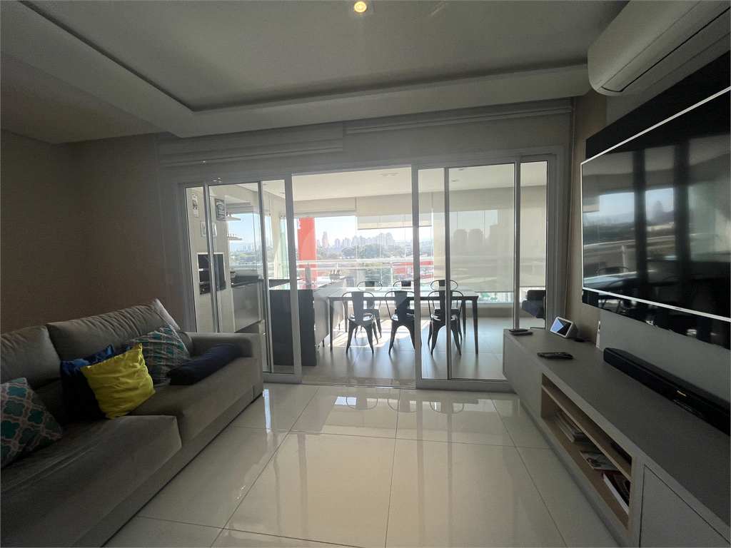 Apartamento de 117 m² na Barra Funda, com 3 suítes,