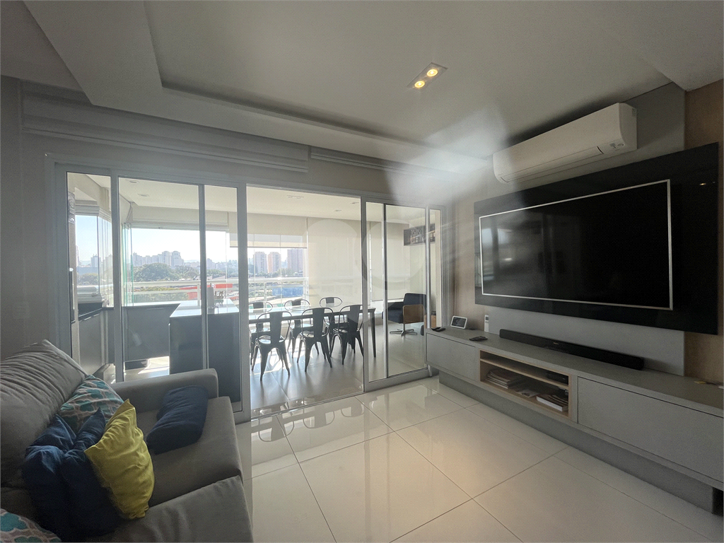 Apartamento de 117 m² na Barra Funda, com 3 suítes,
