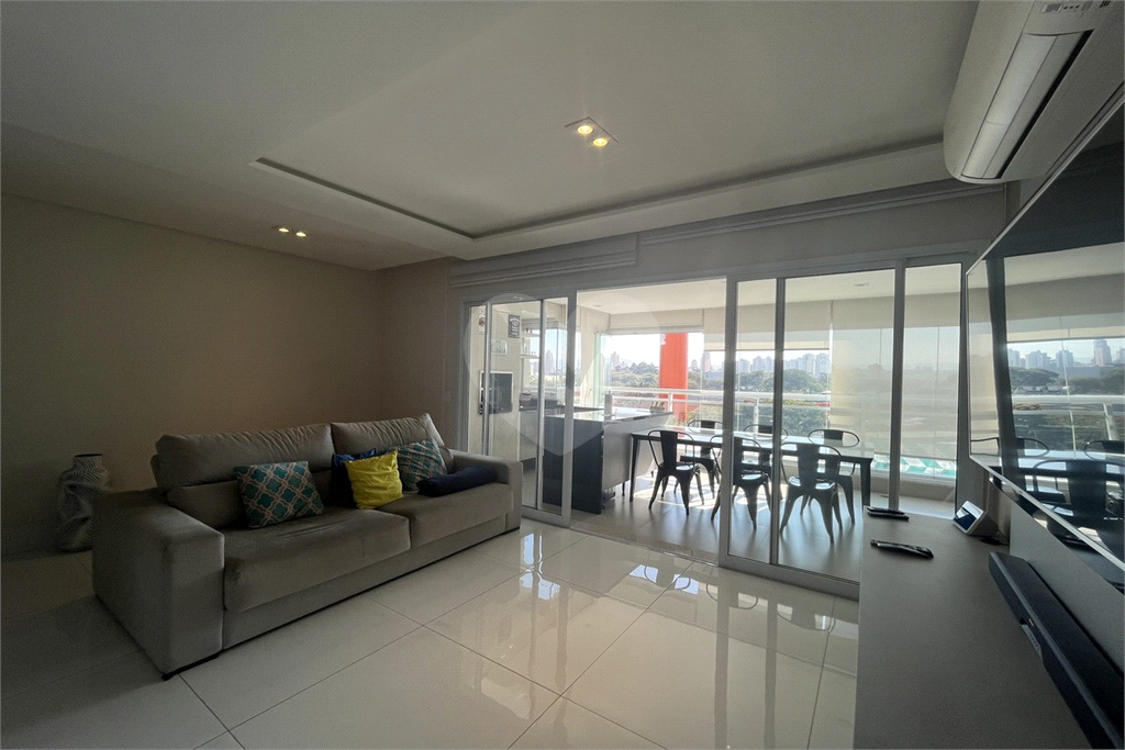 Apartamento de 117 m² na Barra Funda, com 3 suítes,