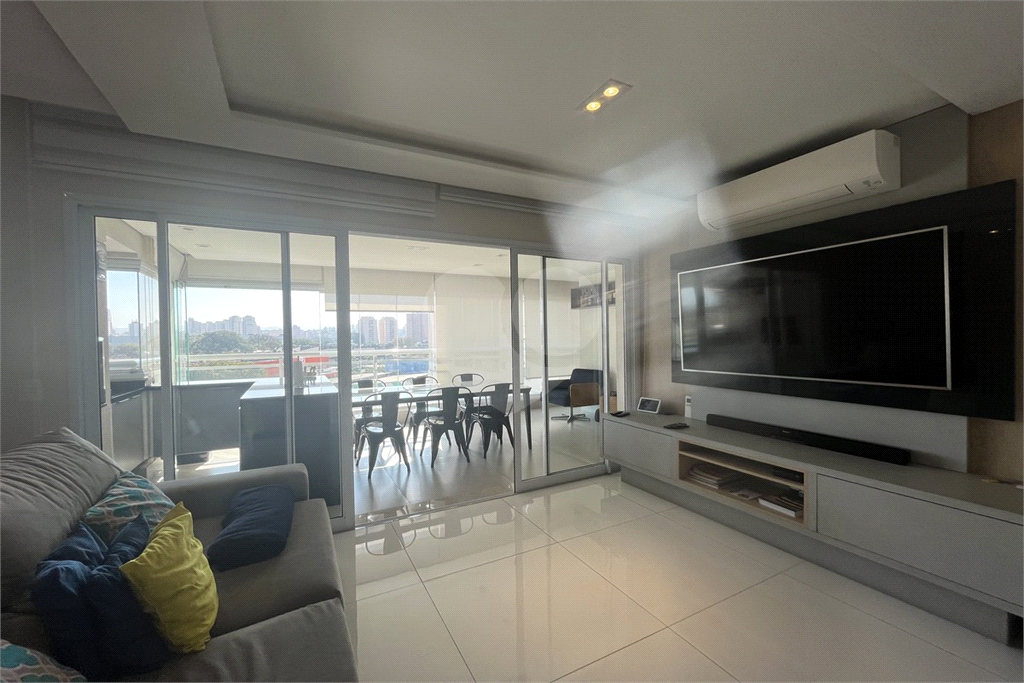Apartamento de 117 m² na Barra Funda, com 3 suítes,