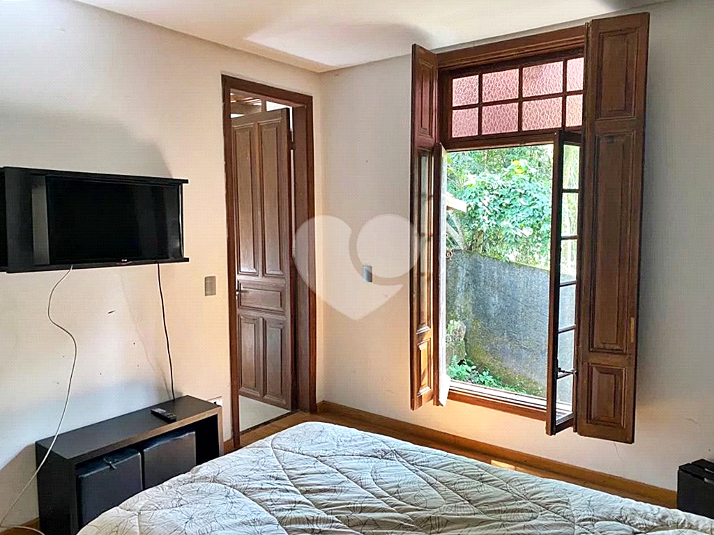 Casa de Condomínio à venda com 4 quartos, 284m² - Foto 29