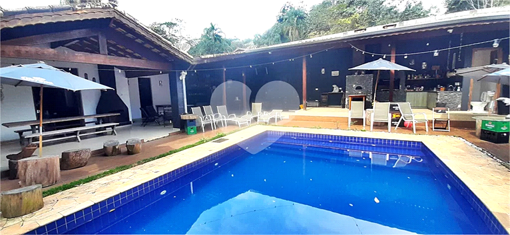 Casa de Condomínio à venda com 4 quartos, 284m² - Foto 1