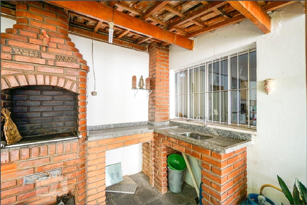 Casa para locação com 05 dormitórios.