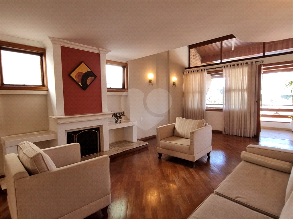 VENDA - Casa Alto Padrão em Condomínio JD França | 470m² | 4 Dormitórios |  Piscina 
